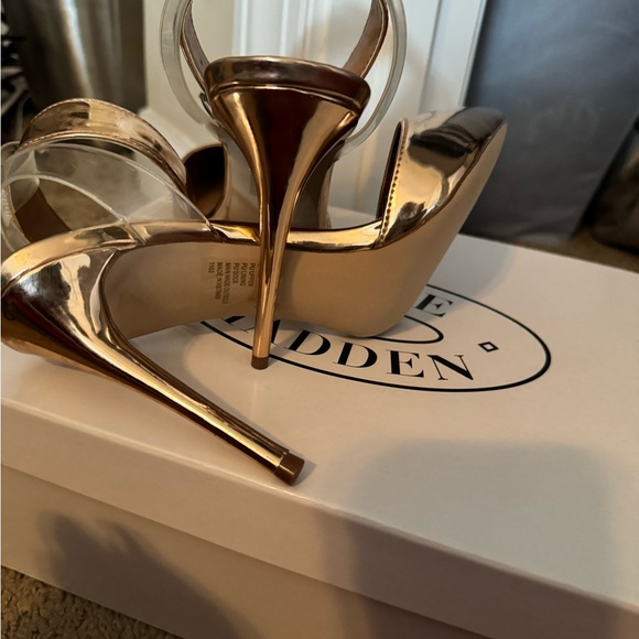 2 For 1 Steve Madden Stilettos - Picture 4 of 6